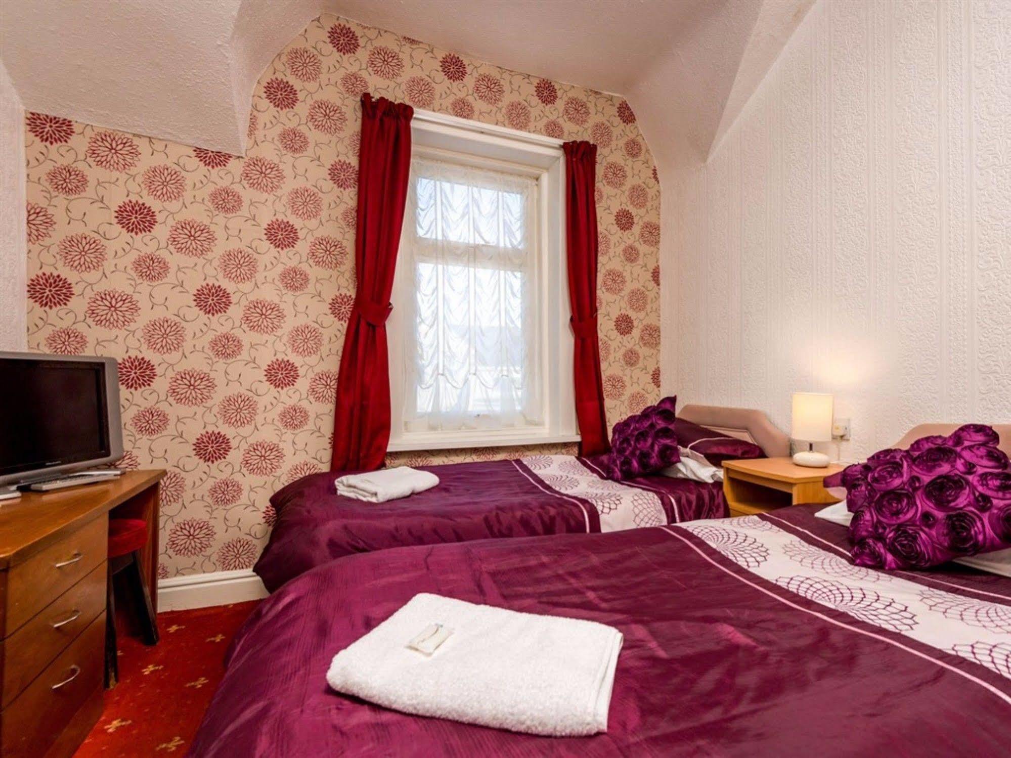 Holmeleigh Hotel Blackpool Bagian luar foto