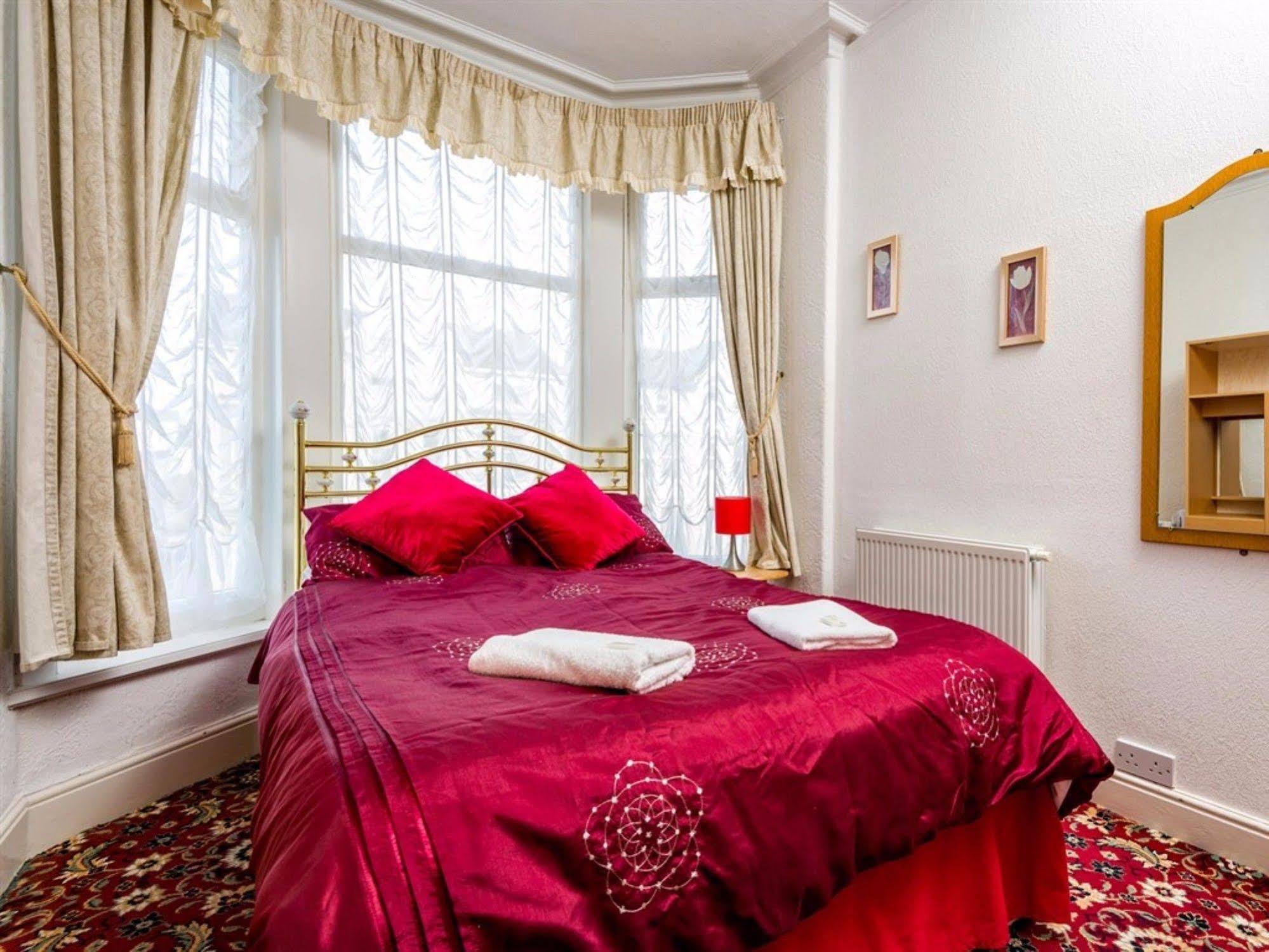 Holmeleigh Hotel Blackpool Bagian luar foto