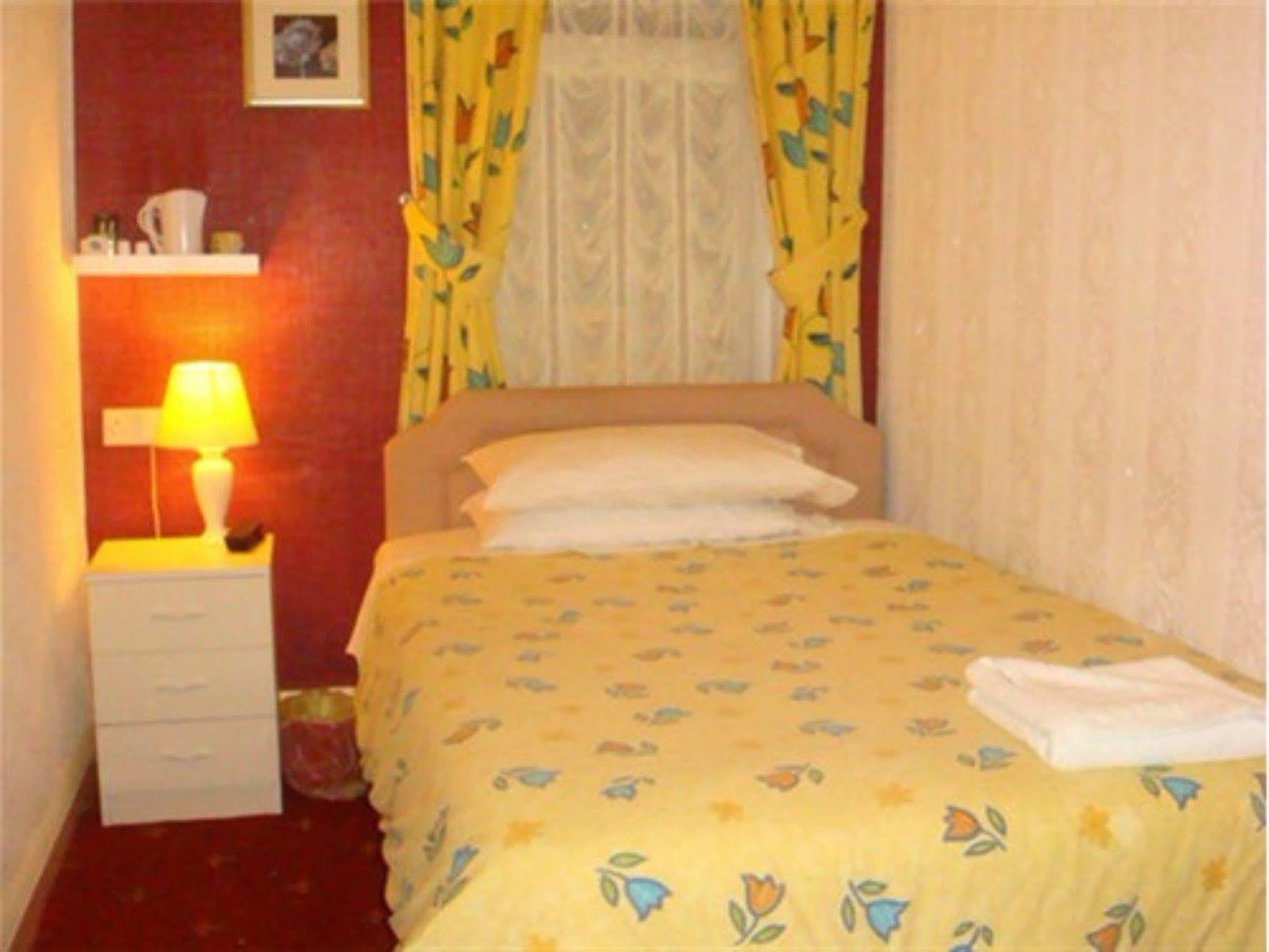 Holmeleigh Hotel Blackpool Bagian luar foto