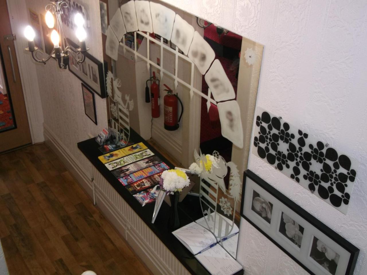 Holmeleigh Hotel Blackpool Bagian luar foto